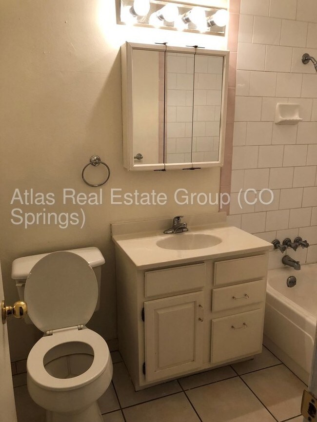 Foto del edificio - 138 Creekside Ln
