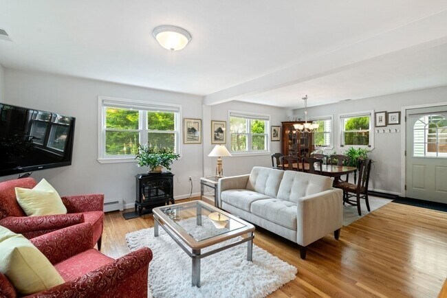 Foto del edificio - 45 Magoun St