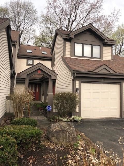 Primary Photo - 221 Highland Pkwy