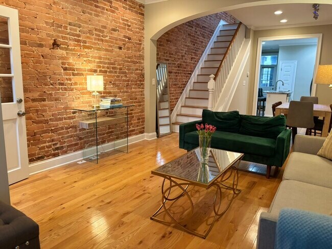 Foto del edificio - 143 N Kenwood Ave