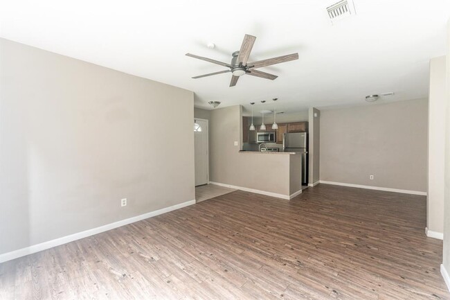 Foto del edificio - 2402 Sycamore Ave