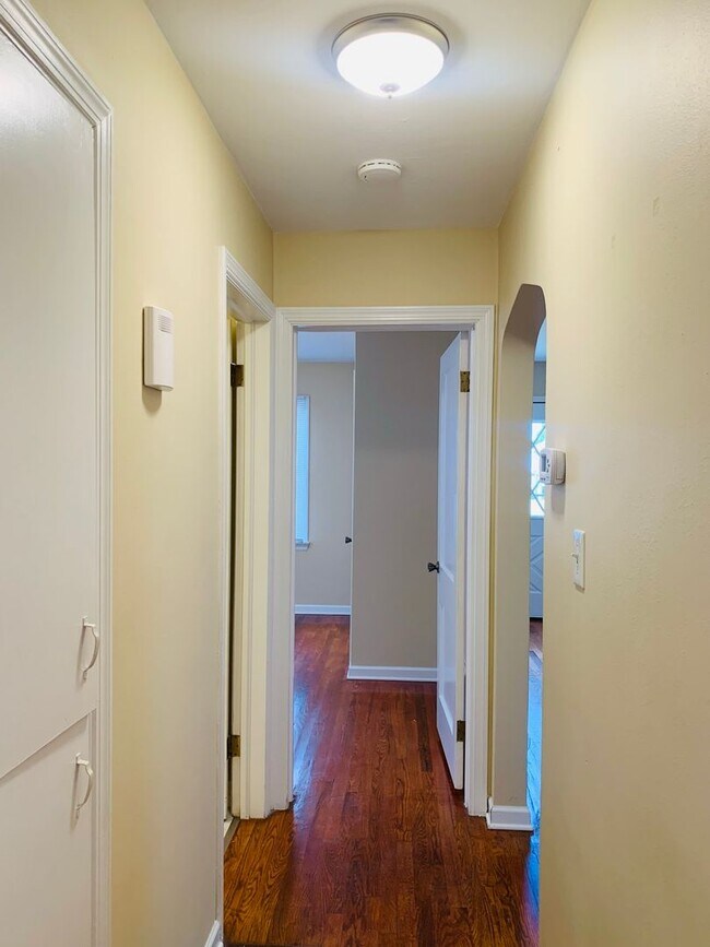 Foto del edificio - Beautiful 3 bedroom, 1 Bath Single Family ...