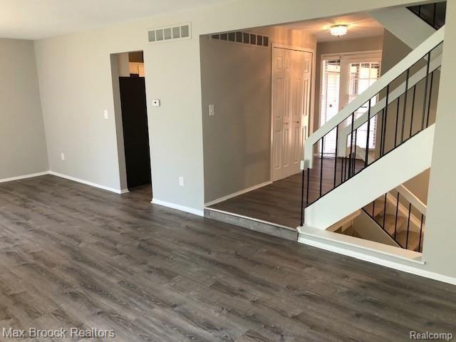 Foto del edificio - 6365 Richard Run St