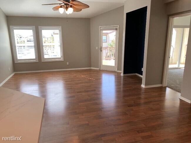 Building Photo - 2 br, 2 bath Condo - 25190 Crest Haven Str...