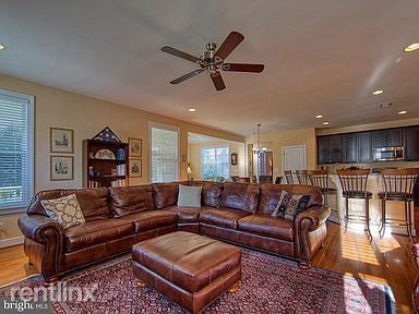 Building Photo - 3 br, 2 bath House - 21366 Catalina Cir