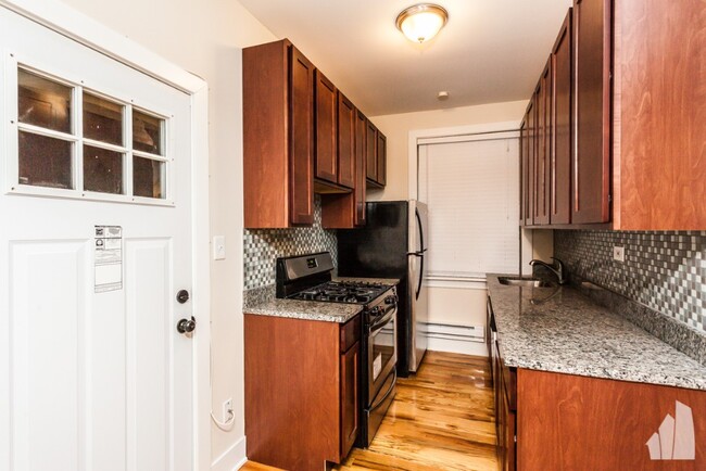 Foto del edificio - 1033 Dempster St