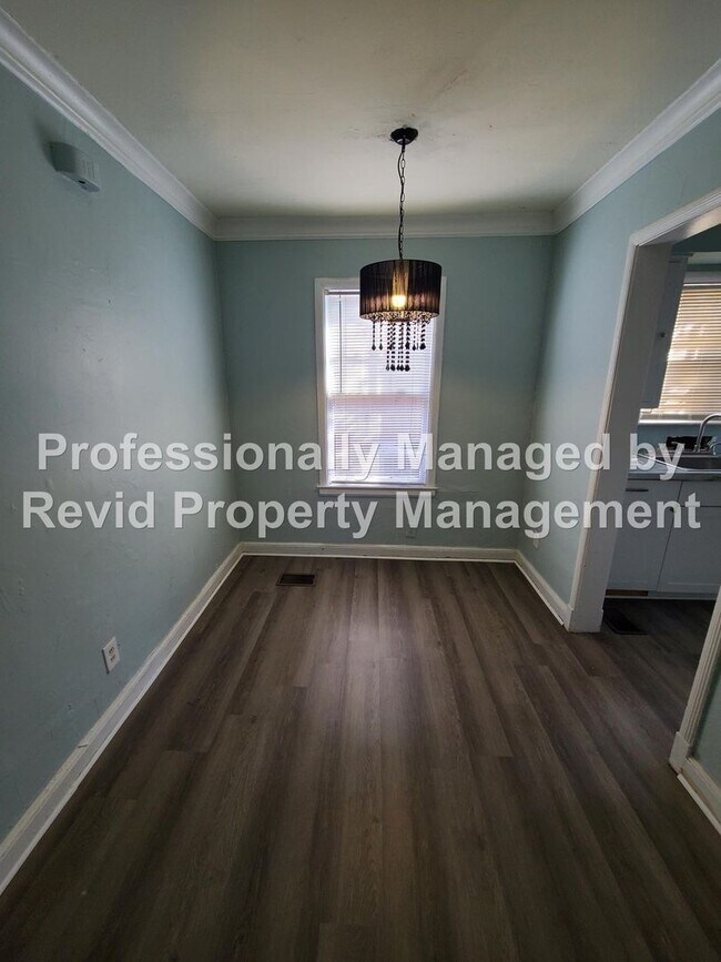 Foto del edificio - 1535 Jackson Ave