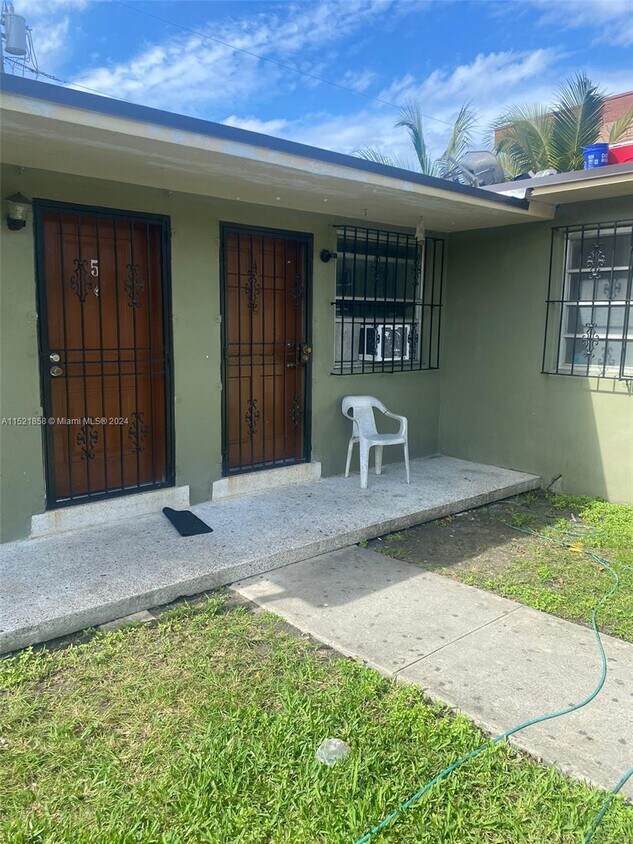 Primary Photo - 3210 NW 22nd Ave