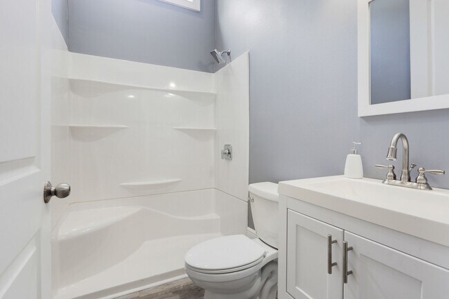 Building Photo - 2BD/2BA in Central City