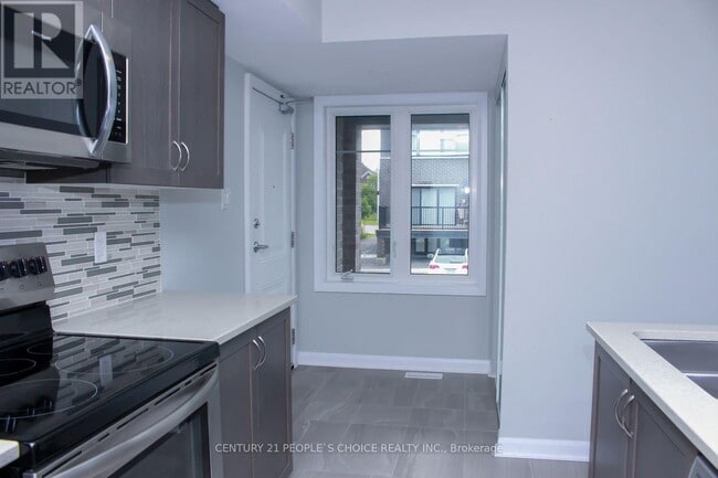 Building Photo - 305 Eldorado Private