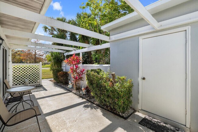 Foto del edificio - Seasonal Short-Term 2 Bedroom 2 Bathroom Villa at Augusta Villas in Plantation!