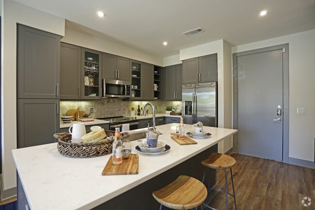 1BR,1BA - 702SF - KITCHEN - The Braden on Fifth