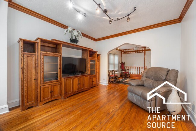 Foto del edificio - 2305 N Melvina Ave