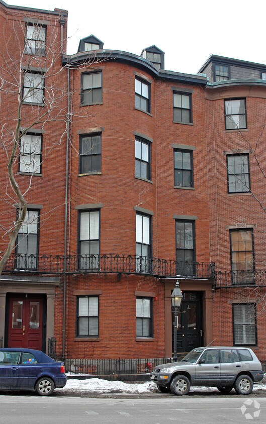 Primary Photo - Cathedral Hill Apartments