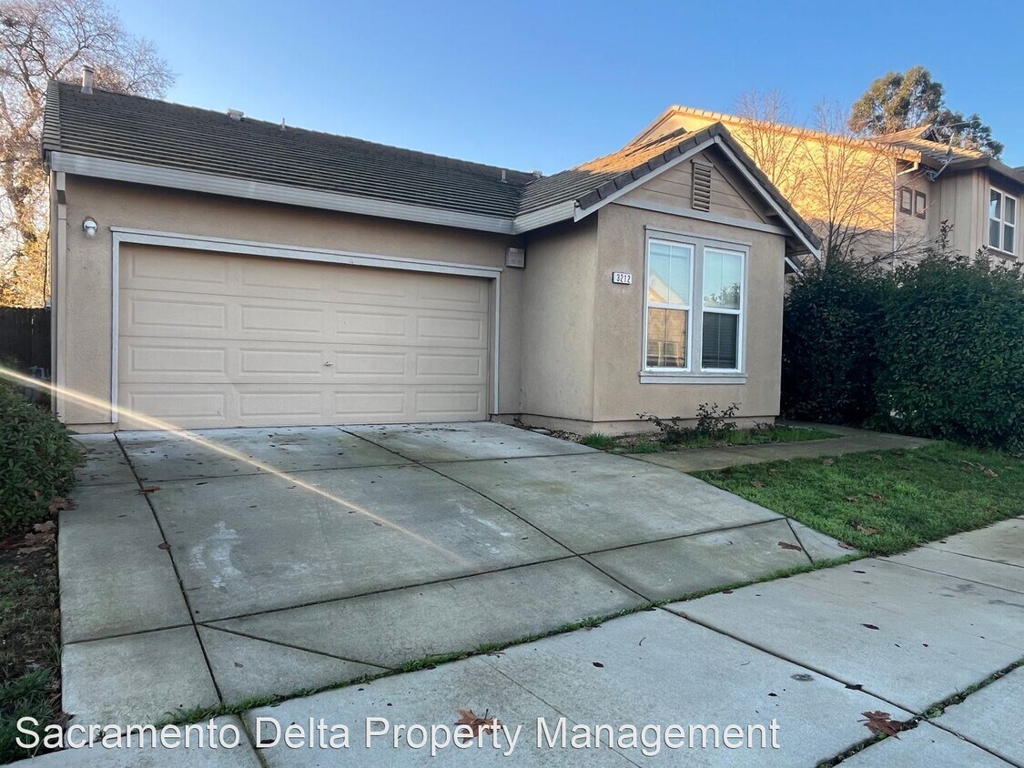 3212 Loma Verde Way, Sacramento, CA 95822 House Rental in Sacramento