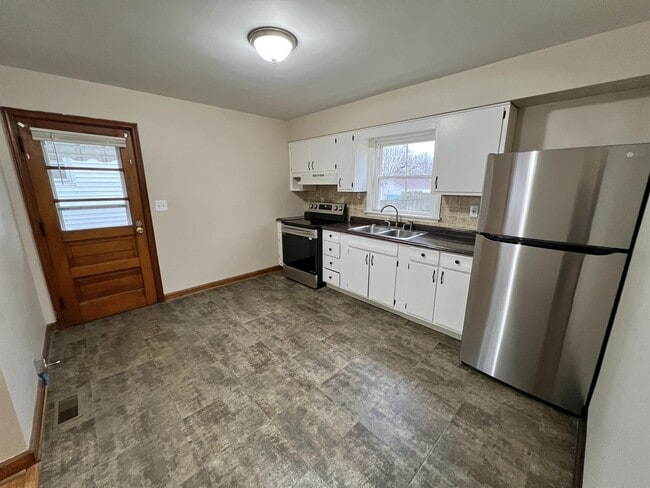 Building Photo - 1432 Parkamo Ave