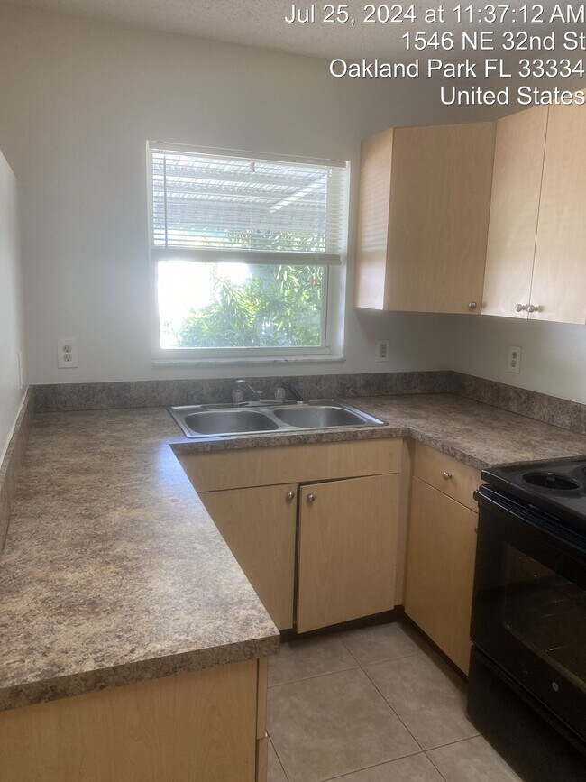 Foto del edificio - 1546 NE 32nd St