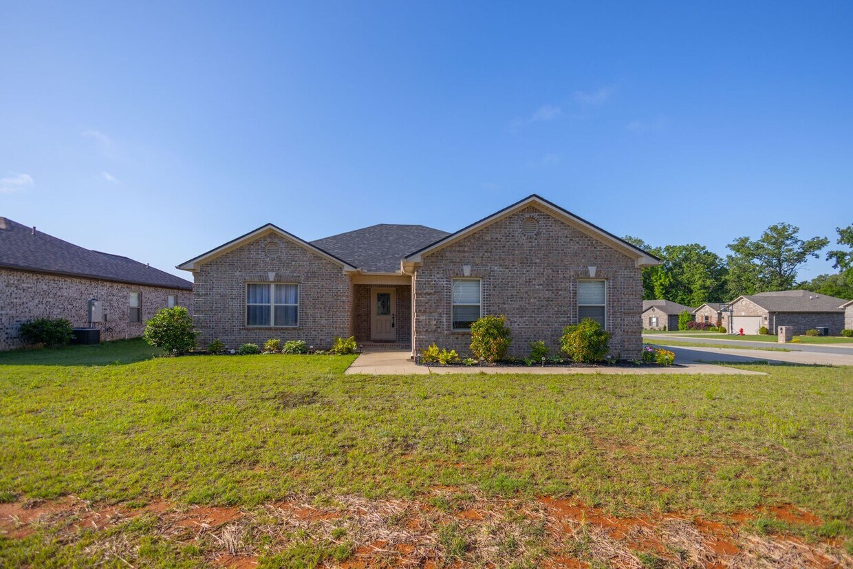 Foto principal - Charming 3 bedroom home in Austin