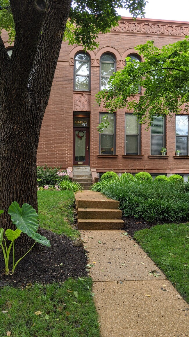 Building Photo - 4343 Laclede Ave