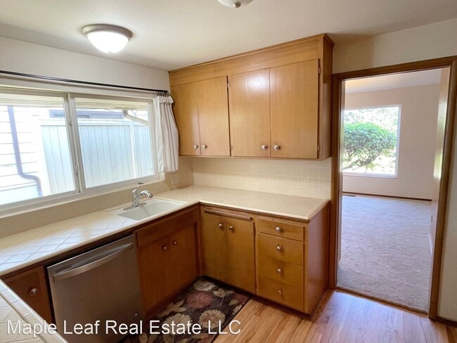 Building Photo - 3 br, 2 bath House - 3551 NE 98th St.