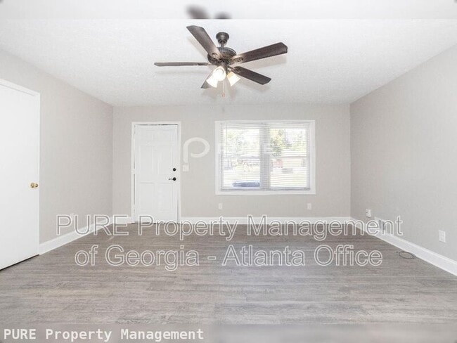 Building Photo - 2895 Lakemont Pl SW