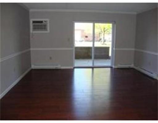 Foto del edificio - 24 Maple Crest Cir