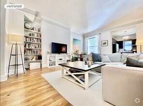 Building Photo - 349 W 84th St