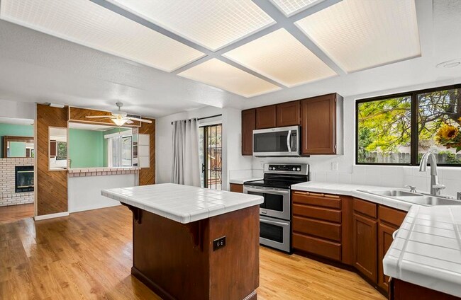Building Photo - 5172 Palo Alto Cir
