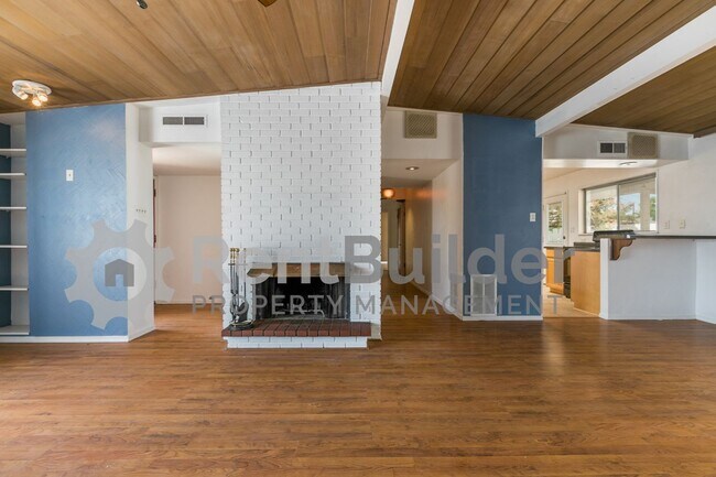 Foto del edificio - CALL US TODAY AT (505) 892-4400 TO SCHEDUL...