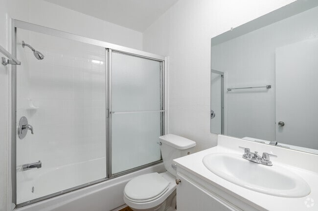 2 habitaciones, 2 baños, 820 pies cuadrados, baño - Terra Vista