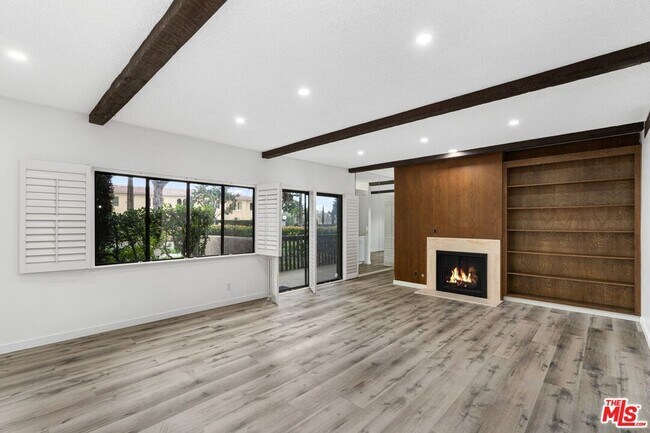 Building Photo - 111 S Orange Grove Blvd
