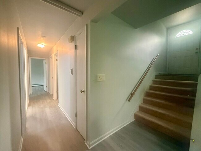 Building Photo - 410 S Revena Blvd