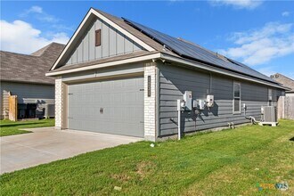 Building Photo - 1231 Kiskadee Branch Dr