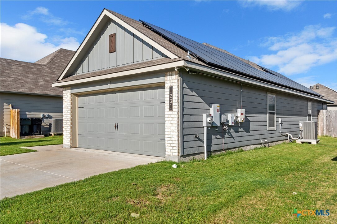 Foto principal - 1231 Kiskadee Branch Dr
