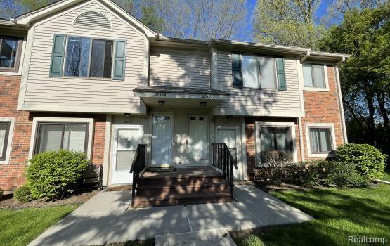 27595 Harrison Woods Ln, Harrison charter Township, MI 48045 - Condo