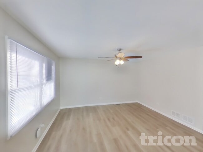 Foto del edificio - 24882 W Forest Dr