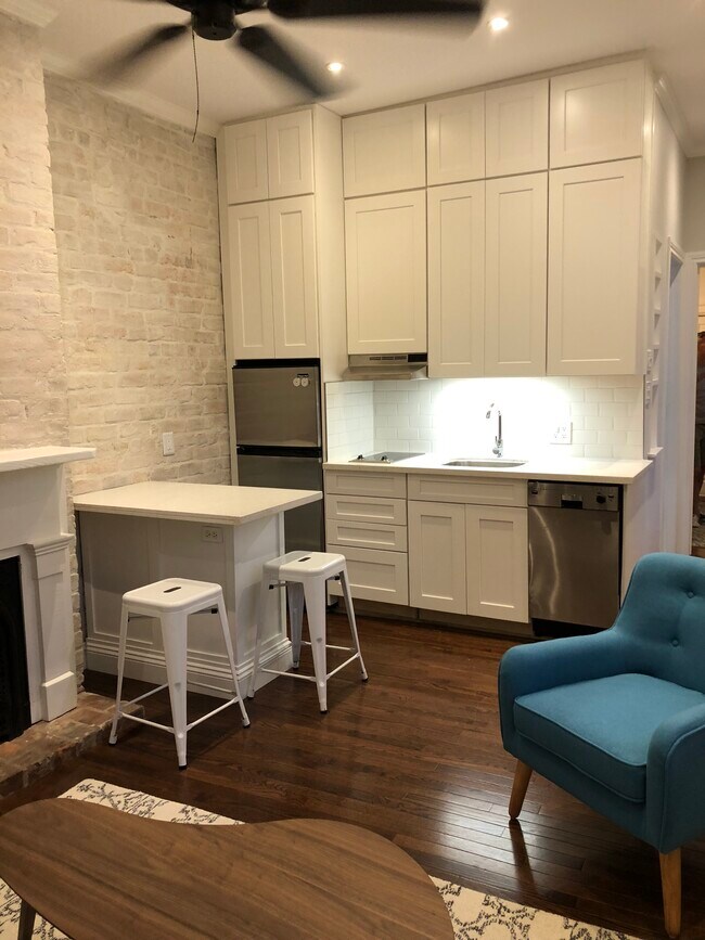 Foto del edificio - 1204 Chartres St