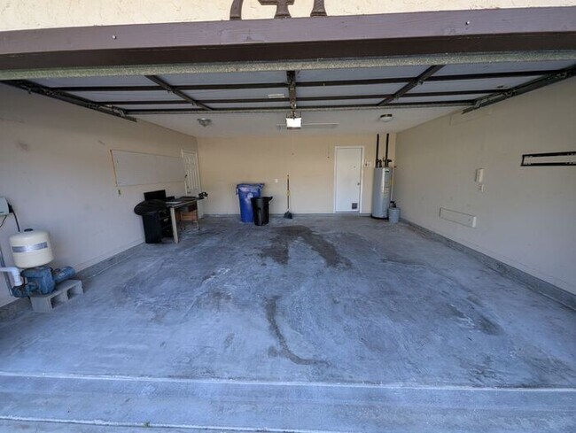 Building Photo - 741 Medina Ave