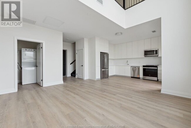 Building Photo - 4400 Laurier Pkwy