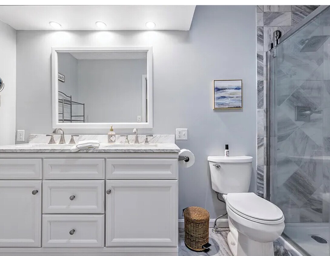 Primary bathroom - 9473 S Pointe Retreat Dr