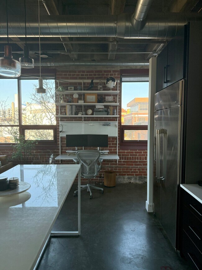 Foto del edificio - 1819 Baltimore Ave
