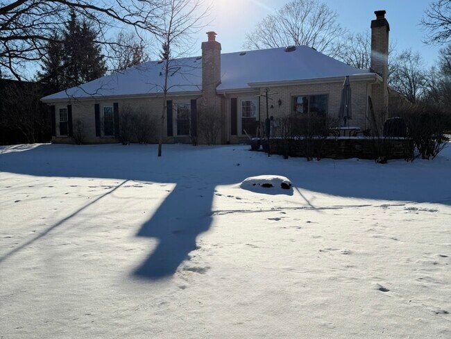 Foto del edificio - 145 Pine Tree Ln