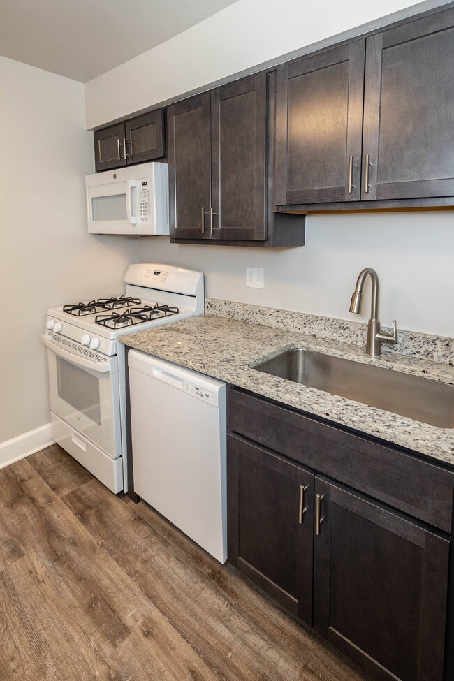 Foto del edificio - McDonogh Village Apartments & Townhomes