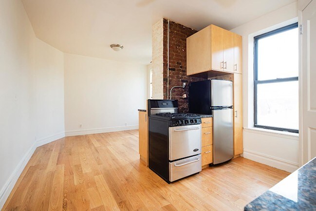 Building Photo - 234 East 4th Street