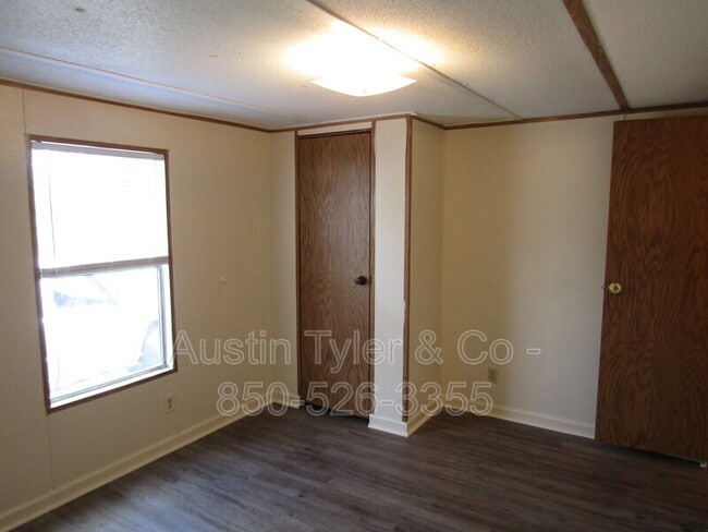 Building Photo - 2415 Country Pines Ln
