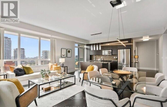 Building Photo - 70 Roehampton Ave