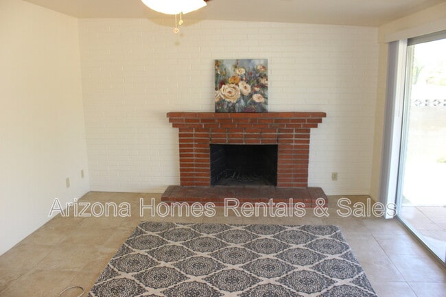 Foto del edificio - 8131 E Beverly St