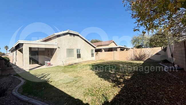 Foto del edificio - 1355 E Cottonwood Rd