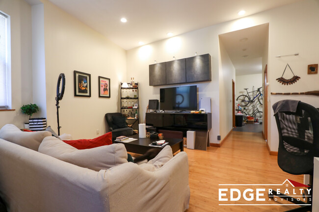 Foto del edificio - 145 Highland St