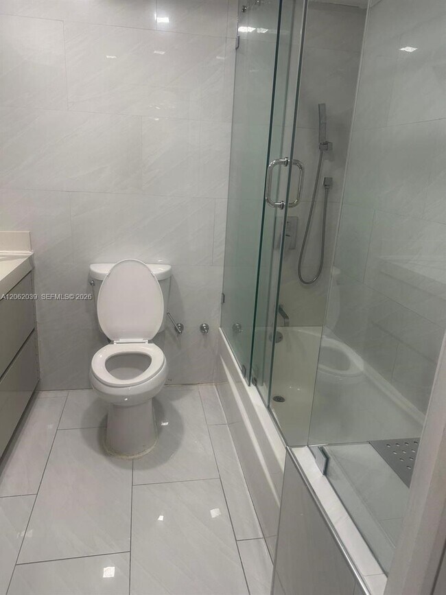 Foto del edificio - 3725 S Ocean Dr